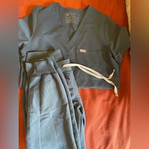 Dark harbor figs scrubs